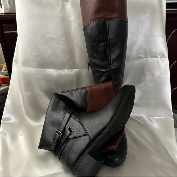 Boot - Picture 4 of 7